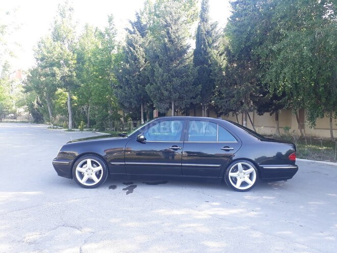 Mercedes E 320 2001, 256,321 km - 3.2 l - Xırdalan