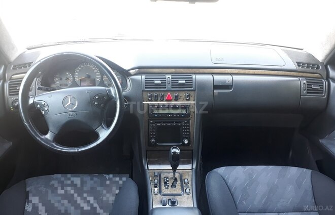 Mercedes E 320 2001, 256,321 km - 3.2 l - Xırdalan