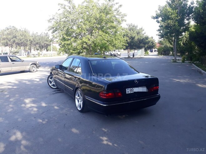 Mercedes E 320 2001, 256,321 km - 3.2 l - Xırdalan