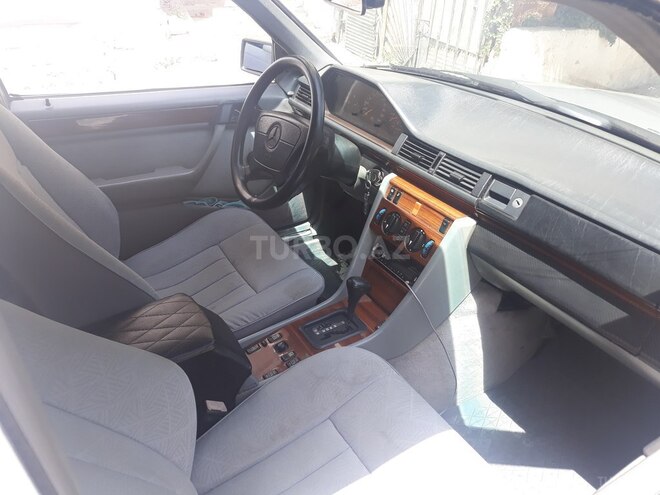 Mercedes E 220 1994, 588,000 km - 2.0 l - Bakı