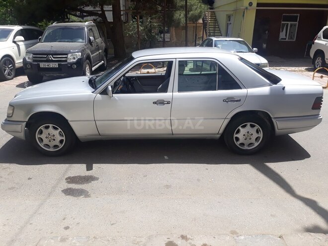 Mercedes E 220 1994, 588,000 km - 2.0 l - Bakı
