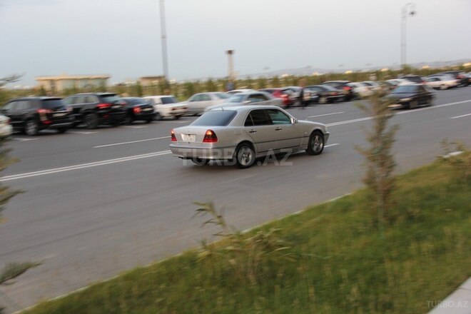 Mercedes C 240 1998, 232,000 km - 2.4 l - Sumqayıt