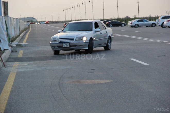 Mercedes C 240 1998, 232,000 km - 2.4 l - Sumqayıt