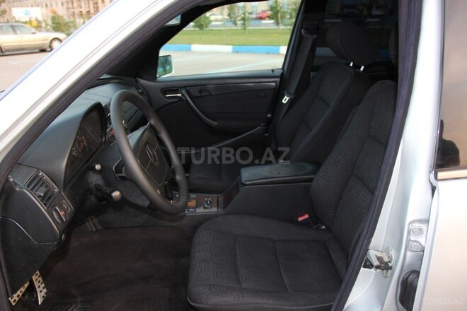 Mercedes C 240 1998, 232,000 km - 2.4 l - Sumqayıt