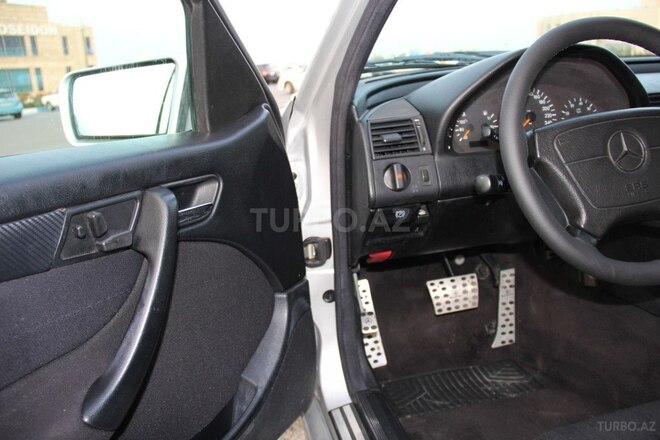 Mercedes C 240 1998, 232,000 km - 2.4 l - Sumqayıt