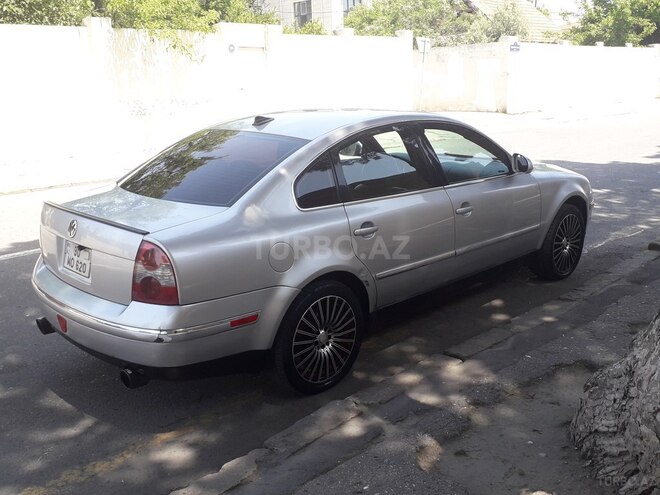 Volkswagen Passat 2004, 260,000 km - 1.8 l - Bakı