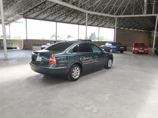 Volkswagen Passat 2004, 212,000 km - 1.8 l - Gəncə