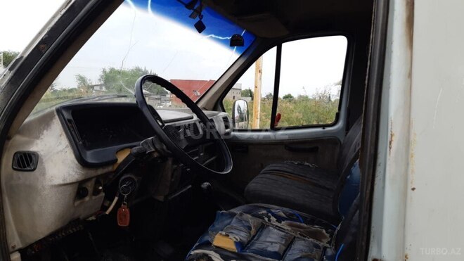 GAZ 330202-740 2002, 255,000 km - 2.5 л - Sabirabad