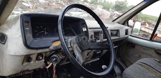 GAZ 330202-740 2002, 255,000 km - 2.5 л - Sabirabad