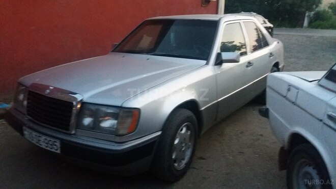 Mercedes E 300 1990, 339,858 km - 3.0 l - Masallı