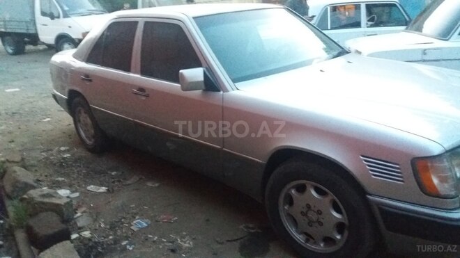 Mercedes E 300 1990, 339,858 km - 3.0 l - Masallı