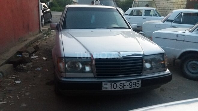 Mercedes E 300 1990, 339,858 km - 3.0 l - Masallı