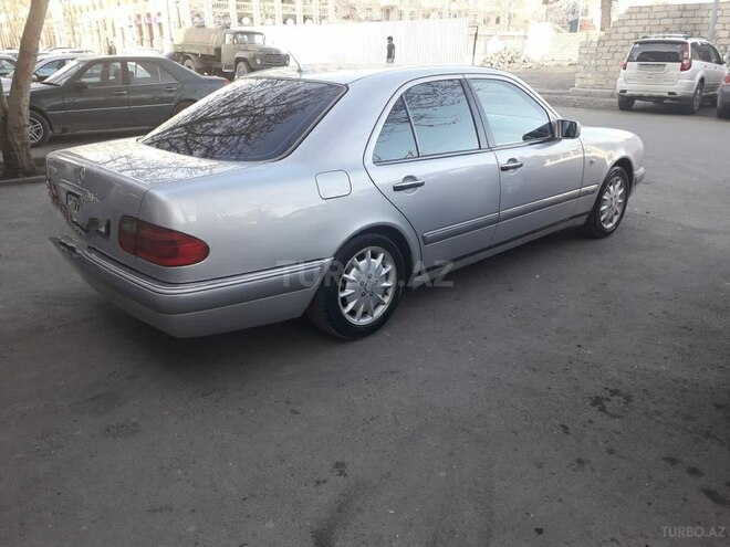 Mercedes E 240 1999, 20,400 km - 2.4 л - Gəncə
