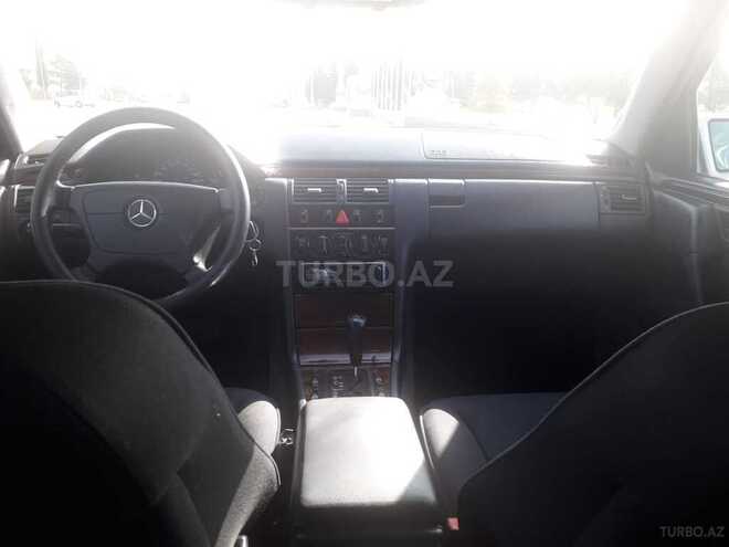 Mercedes E 240 1999, 20,400 km - 2.4 л - Gəncə