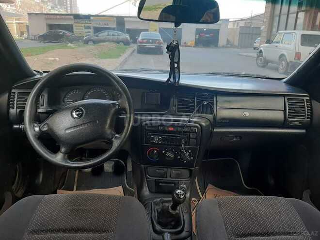 Opel Vectra 1996, 240,000 km - 1.6 l - Bakı