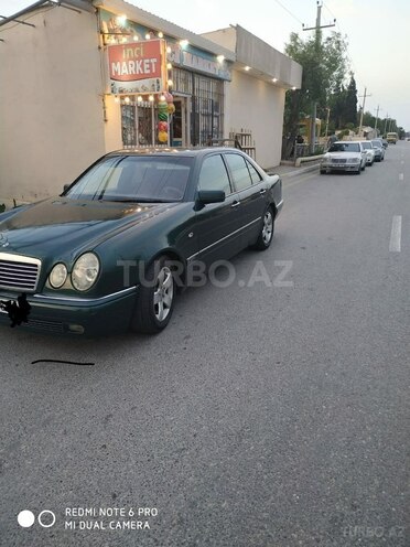 Mercedes E 220 1998, 410,000 km - 2.2 л - Sumqayıt