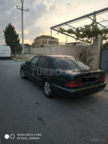 Mercedes E 220 1998, 410,000 km - 2.2 л - Sumqayıt