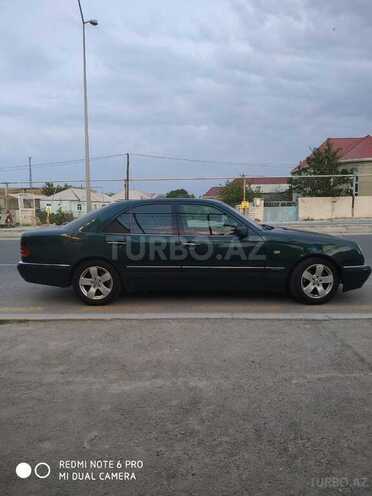 Mercedes E 220 1998, 410,000 km - 2.2 л - Sumqayıt