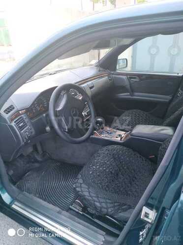 Mercedes E 220 1998, 410,000 km - 2.2 л - Sumqayıt