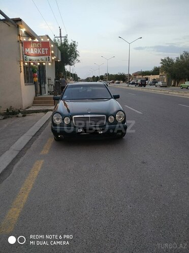 Mercedes E 220 1998, 410,000 km - 2.2 л - Sumqayıt