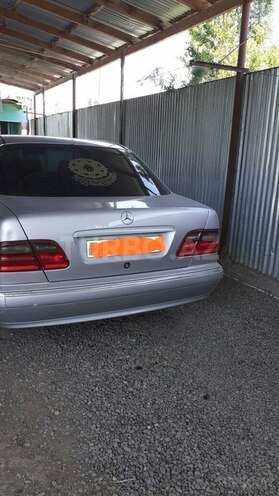Mercedes E 220 1999, 322,000 km - 2.2 l - Biləsuvar