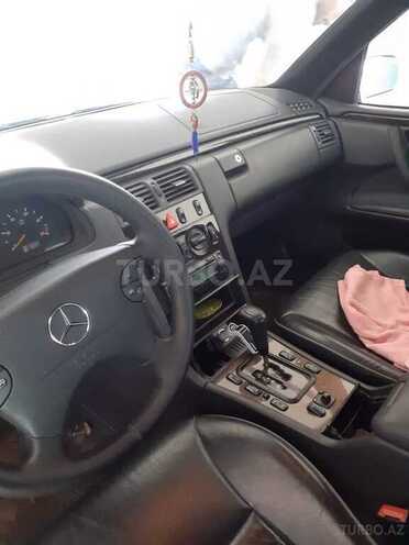Mercedes E 220 1999, 322,000 km - 2.2 l - Biləsuvar