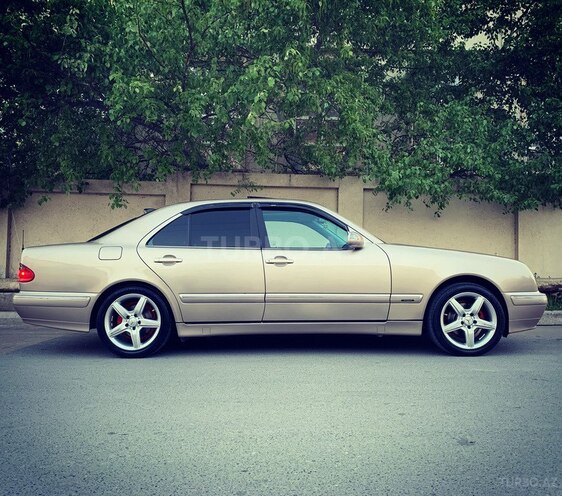 Mercedes E 240 2001, 248,000 km - 2.6 l - Bakı