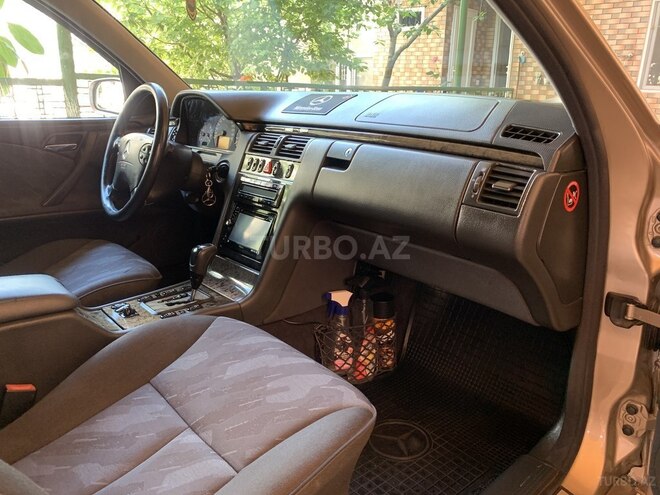Mercedes E 240 2001, 248,000 km - 2.6 l - Bakı