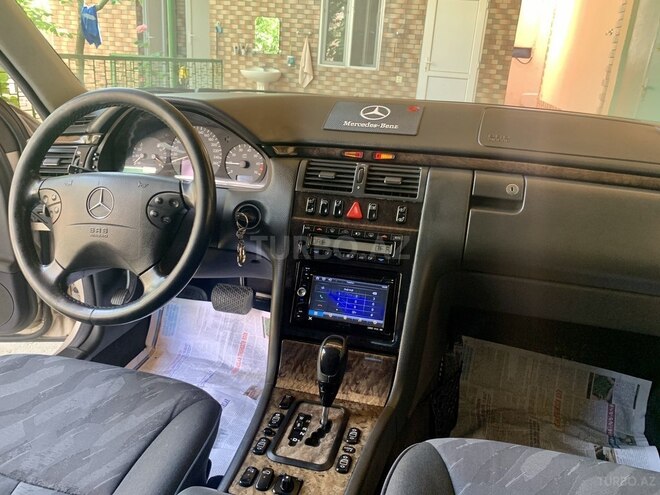 Mercedes E 240 2001, 248,000 km - 2.6 l - Bakı