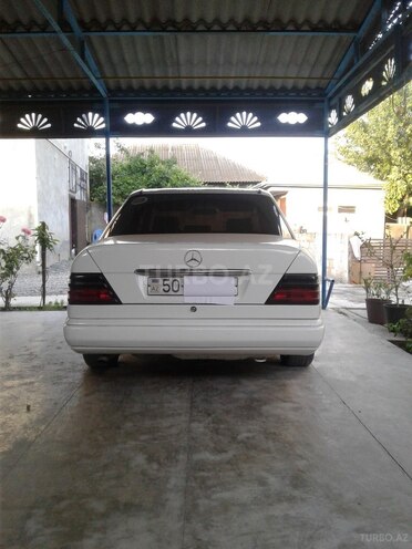 Mercedes 200 1988, 400,000 km - 2.0 л - Saatlı