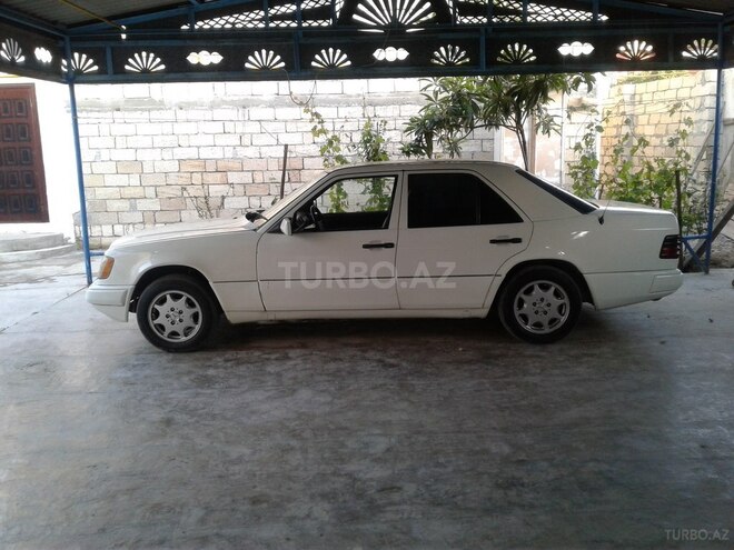 Mercedes 200 1988, 400,000 km - 2.0 л - Saatlı