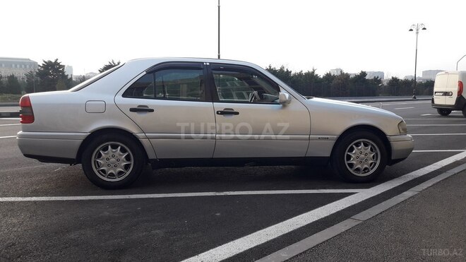 Mercedes C 220 1995, 383,000 km - 2.2 l - Bakı