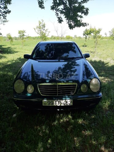 Mercedes E 220 2001, 271,000 km - 2.2 л - Bakı