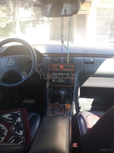 Mercedes E 320 2000, 217,000 km - 3.2 l - Bakı
