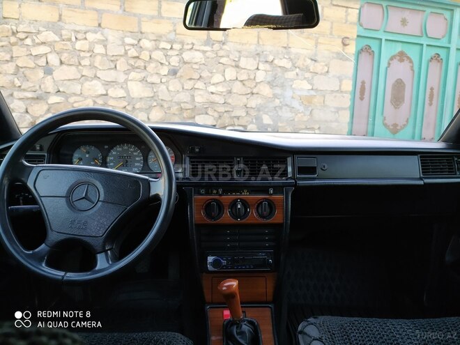 Mercedes 190 1993, 577,000 km - 2.0 l - Qazax