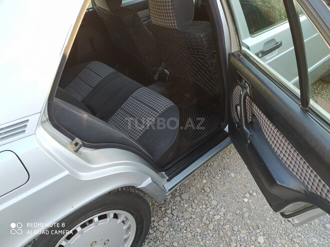 Mercedes 190 1993, 577,000 km - 2.0 l - Qazax
