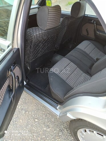 Mercedes 190 1993, 577,000 km - 2.0 l - Qazax