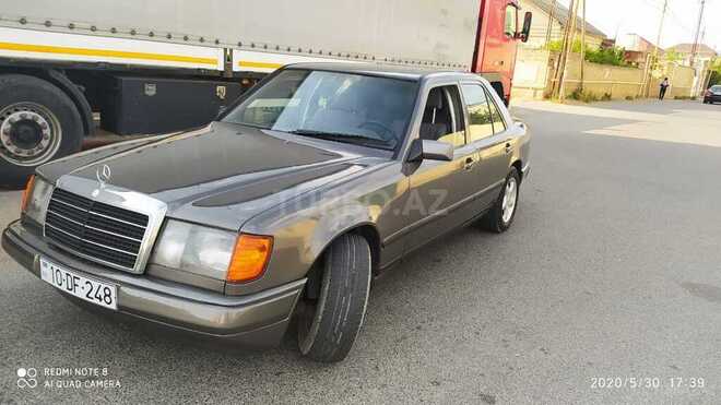 Mercedes E 230 1987, 324,500 km - 2.3 л - Bakı