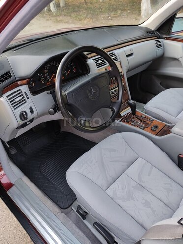 Mercedes E 240 1998, 345,507 km - 2.4 l - Xırdalan