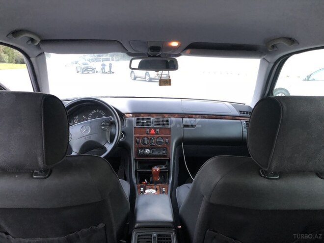 Mercedes E 220 2000, 307,340 km - 2.2 л - Bakı