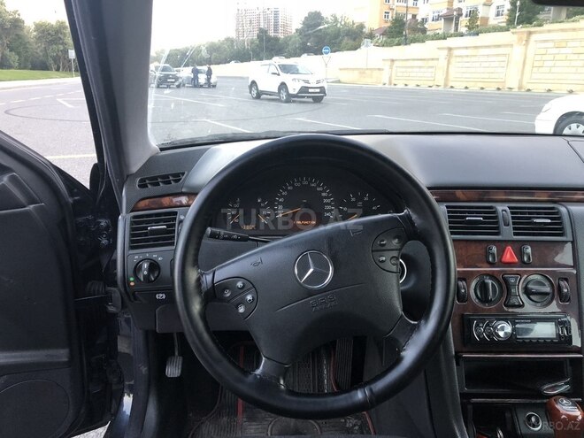 Mercedes E 220 2000, 307,340 km - 2.2 л - Bakı