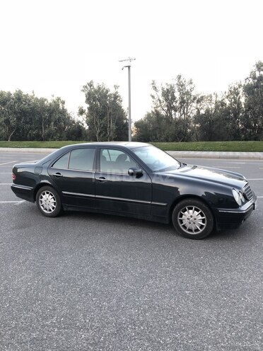 Mercedes E 220 2000, 307,340 km - 2.2 л - Bakı