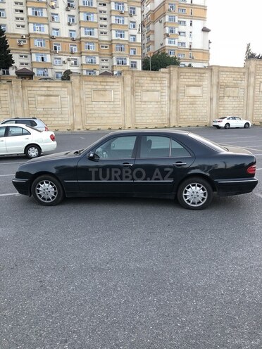 Mercedes E 220 2000, 307,340 km - 2.2 л - Bakı