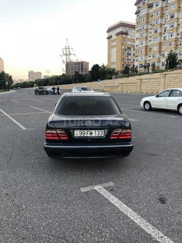 Mercedes E 220 2000, 307,340 km - 2.2 л - Bakı