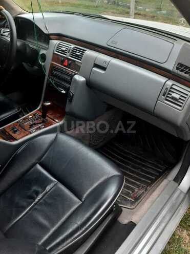Mercedes E 240 1998, 406,000 km - 2.4 l - Bərdə