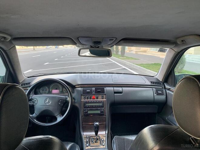 Mercedes E 320 2001, 499,000 km - 3.2 l - Bakı