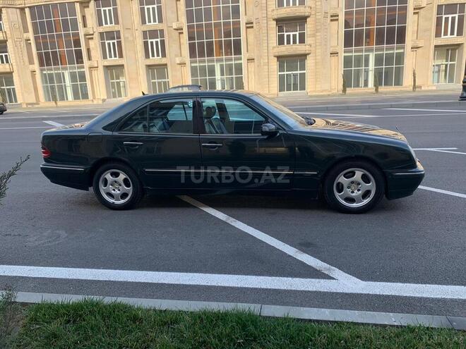 Mercedes E 320 2001, 499,000 km - 3.2 l - Bakı
