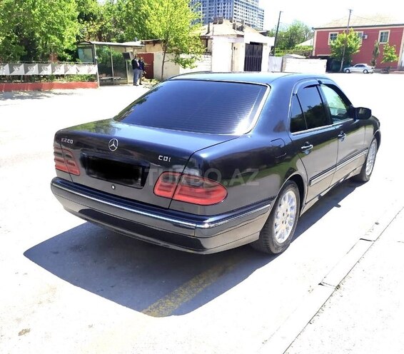 Mercedes E 220 1999, 349,000 km - 2.2 l - Bakı