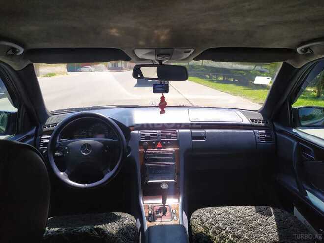 Mercedes E 220 1999, 349,000 km - 2.2 l - Bakı