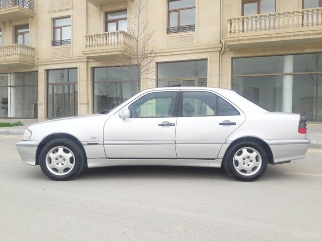 Mercedes C 220 1999, 375,000 km - 2.2 l - Bakı